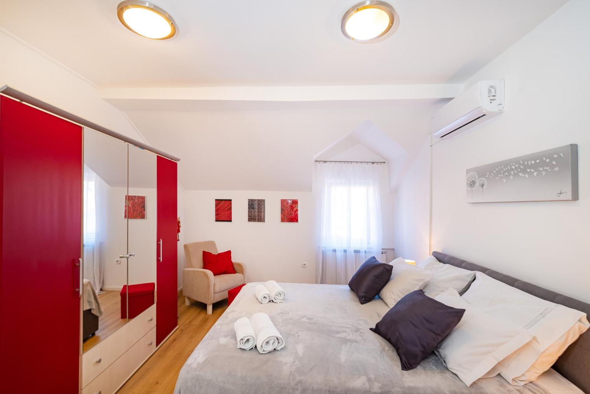Mediterranean Terrace Apartment With Bikes & Sup Skradin Esterno foto