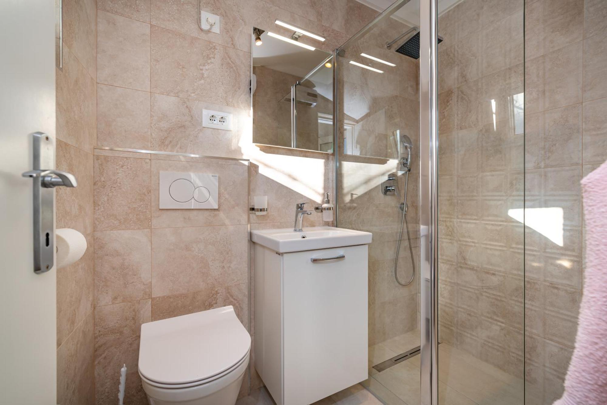 Mediterranean Terrace Apartment With Bikes & Sup Skradin Esterno foto
