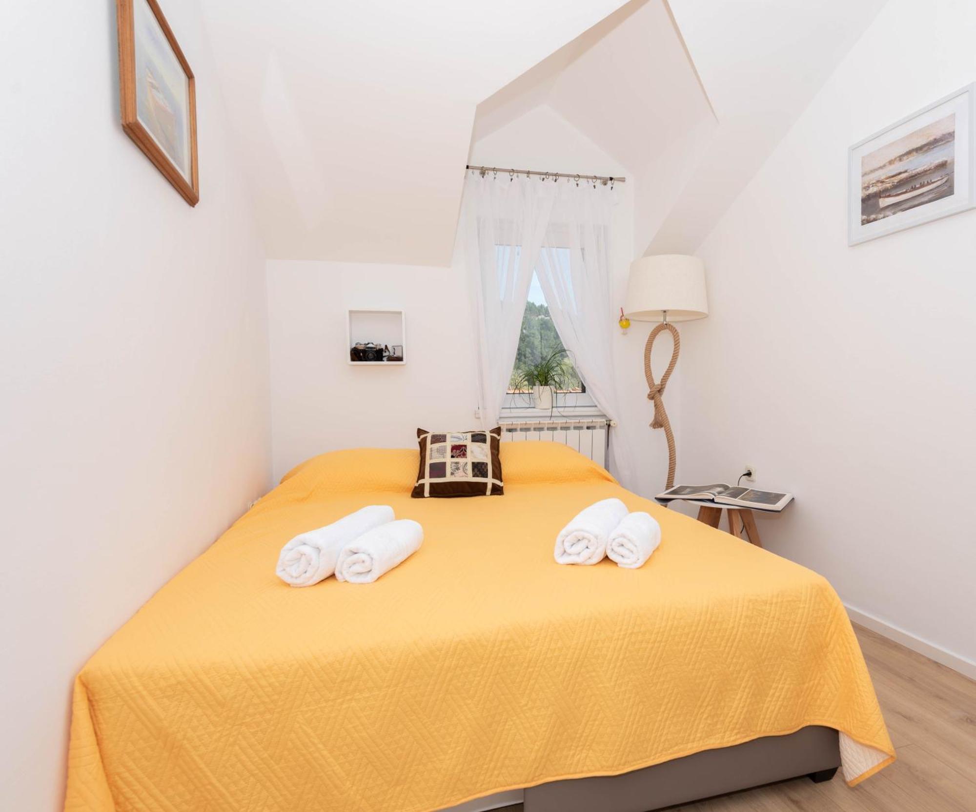 Mediterranean Terrace Apartment With Bikes & Sup Skradin Esterno foto