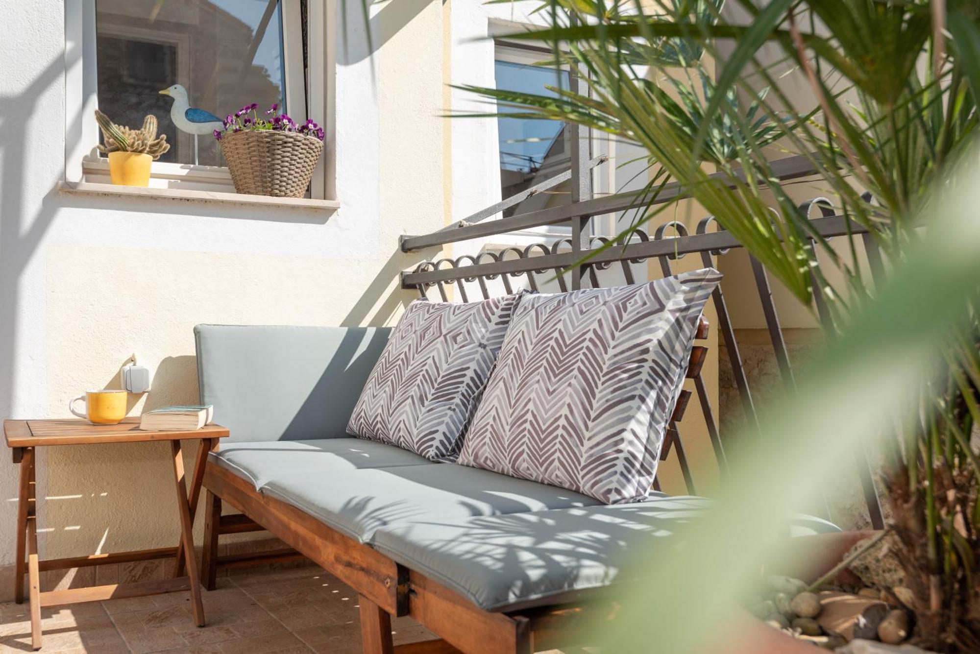 Mediterranean Terrace Apartment With Bikes & Sup Skradin Esterno foto