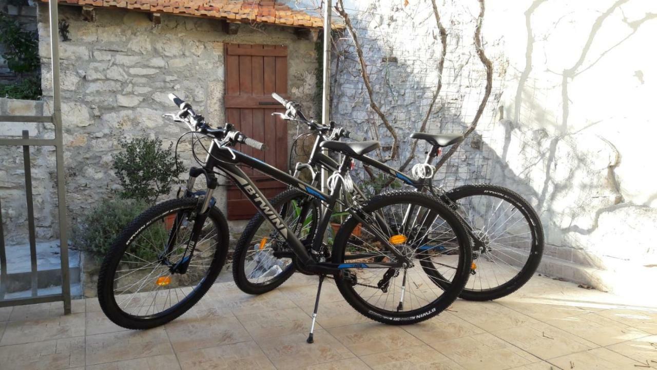 Mediterranean Terrace Apartment With Bikes & Sup Skradin Esterno foto