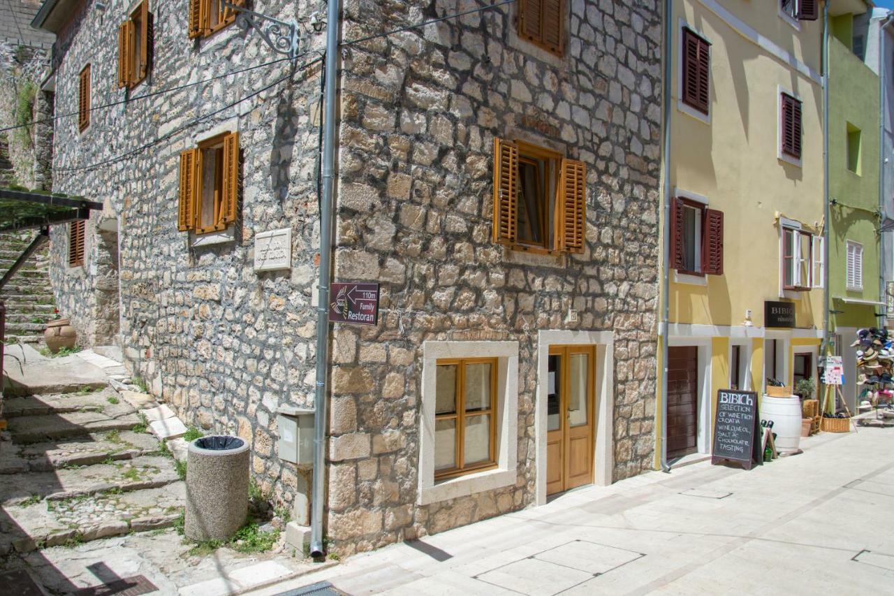 Mediterranean Terrace Apartment With Bikes & Sup Skradin Esterno foto